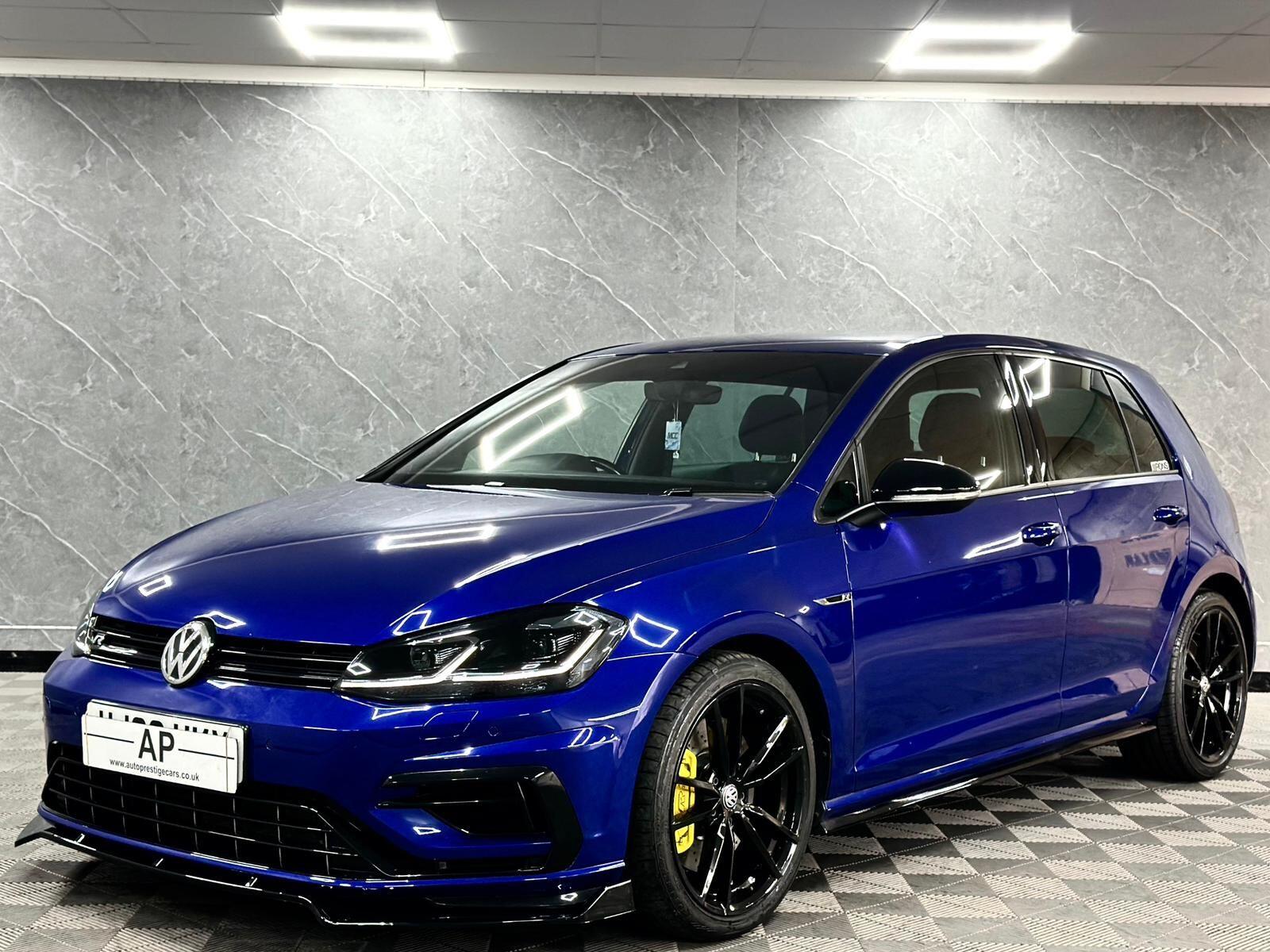 Volkswagen Golf secondary view
